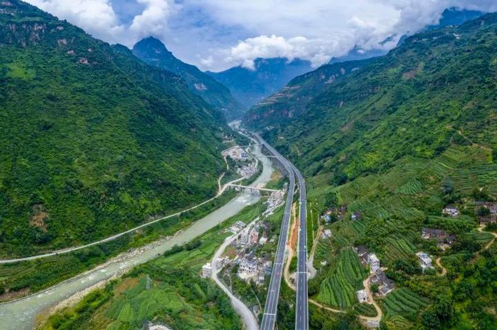 中交集团助力西南地区高速"大动脉"建设