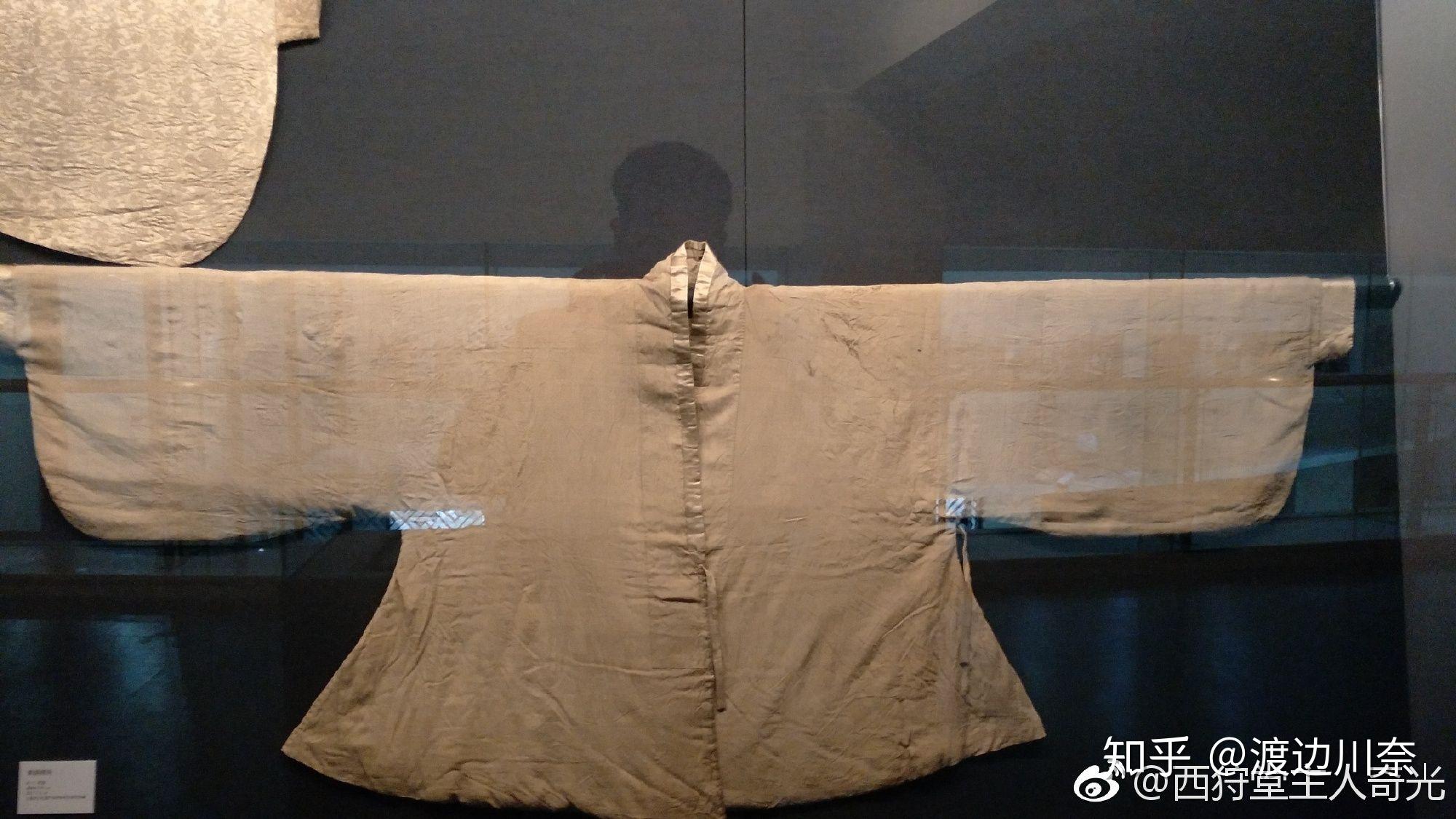 对襟上衣能不能当交领穿