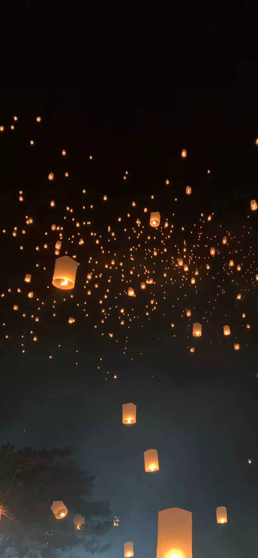 求很火的改变亮度变不同风格的国风壁纸古风的有很多孔明灯