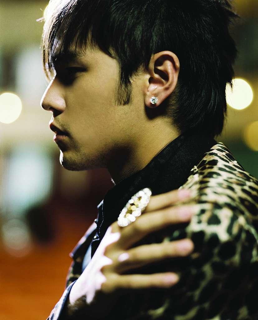 大家有没有周杰伦早期留狼尾的照片? - 知乎