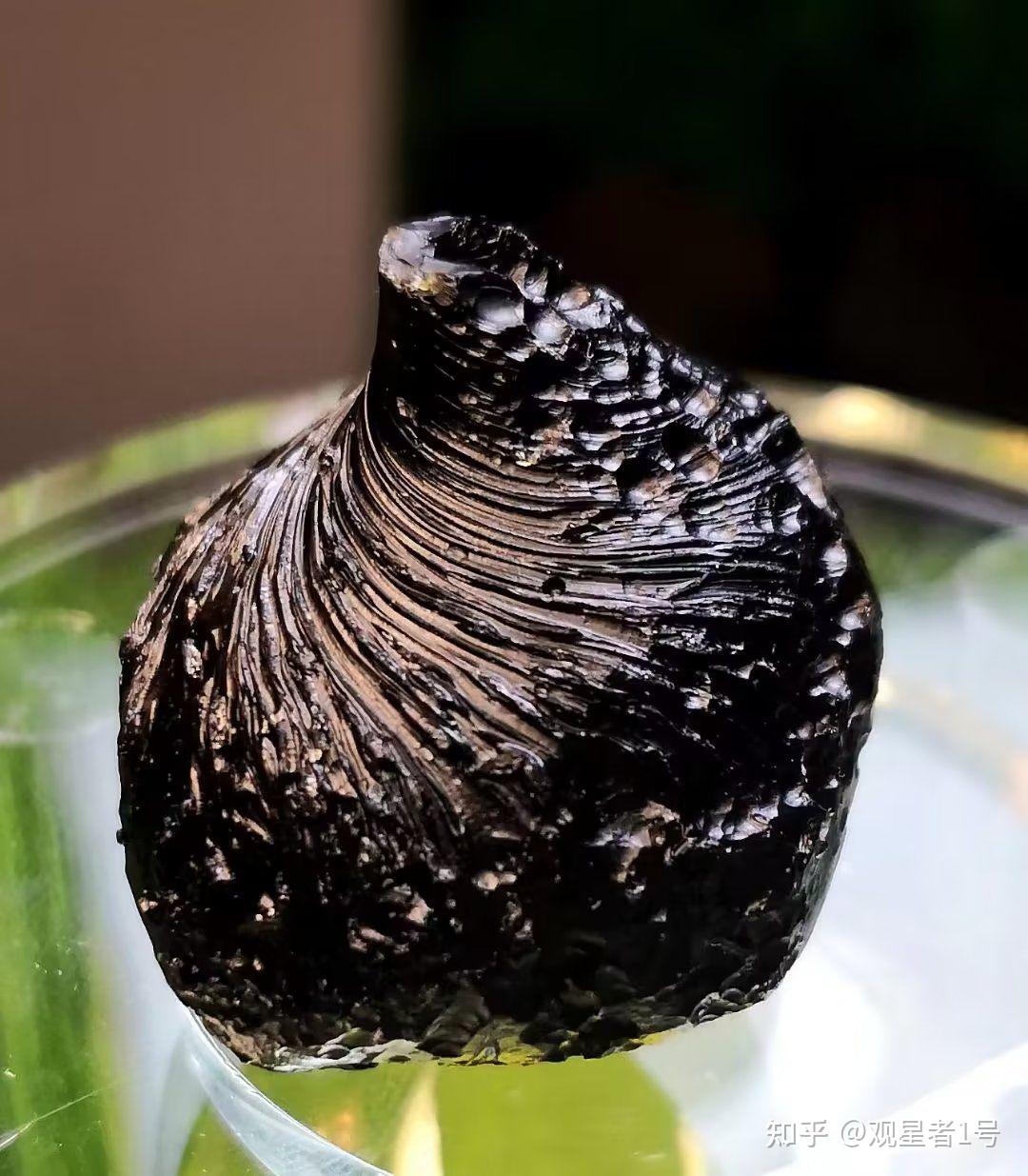 人为什么会拉黑色的屎