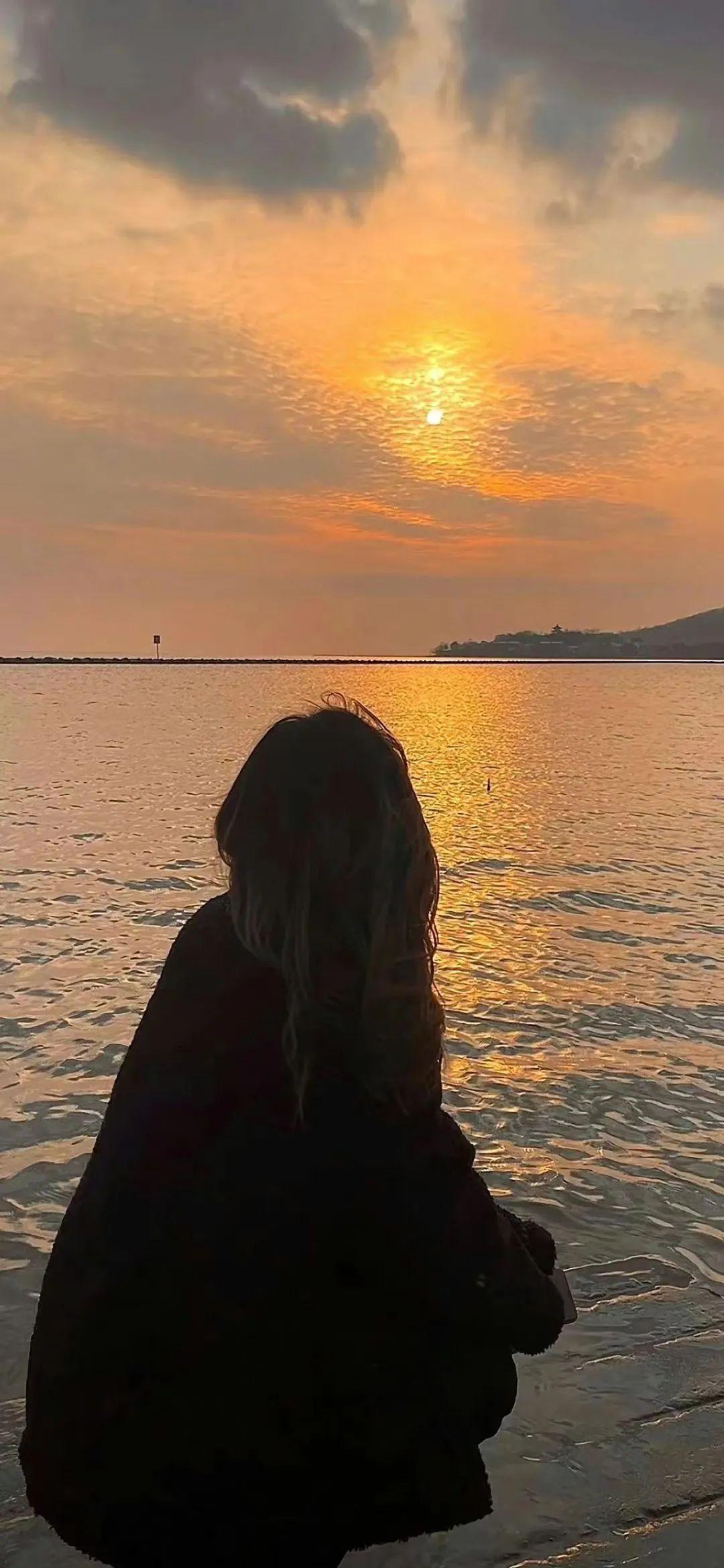 有哪些非常好看的手机壁纸值得分享?