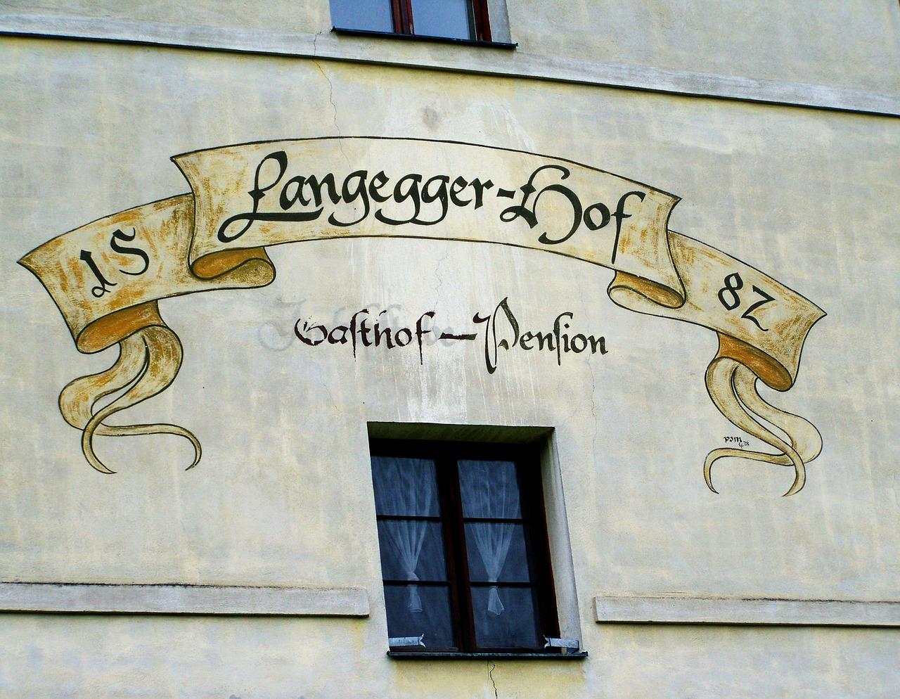 汽车引擎盖做漆多少钱