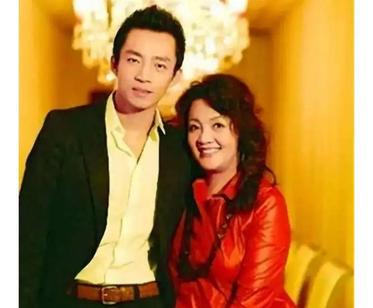 为什么人要有敬畏心？看完张兰和她弟弟的故事就知道了