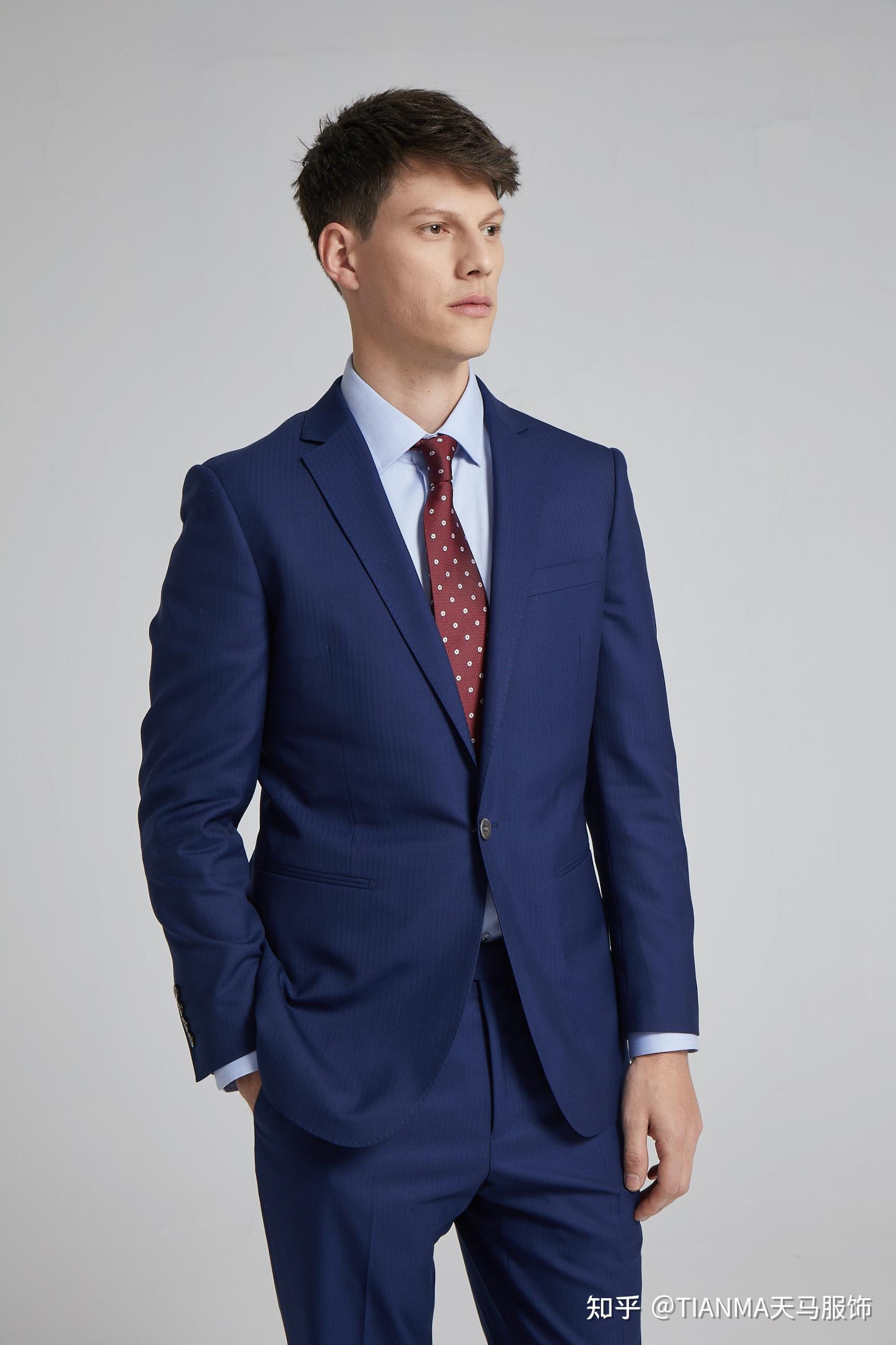 黑色西服黑色领带白衬衫代表着对别人的不尊重吗?不适合面试嘛?