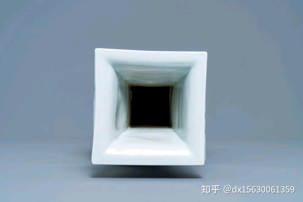 追回古董，清康熙青花人物四方瓶- 知乎