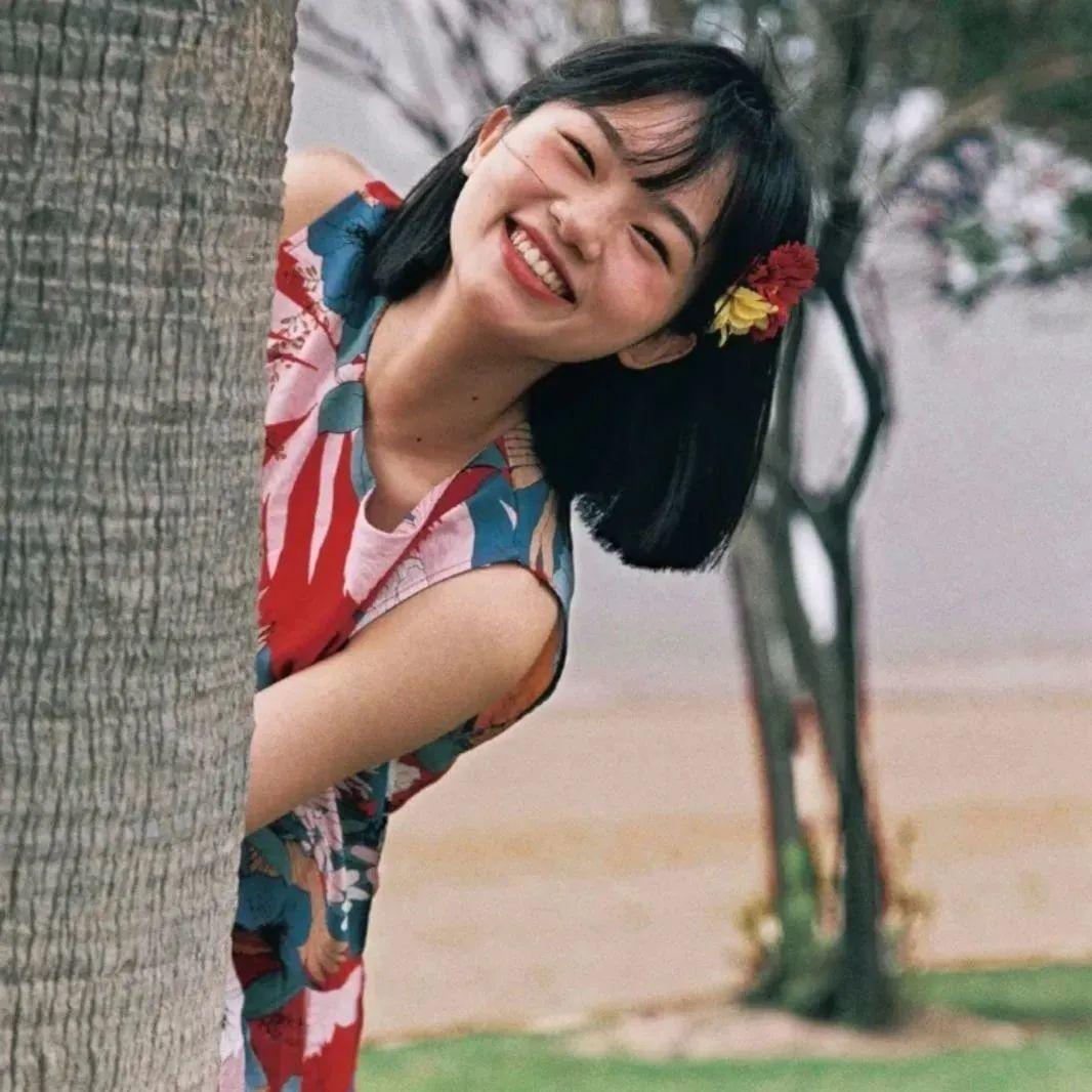 有没有笑得治愈的美女头像?