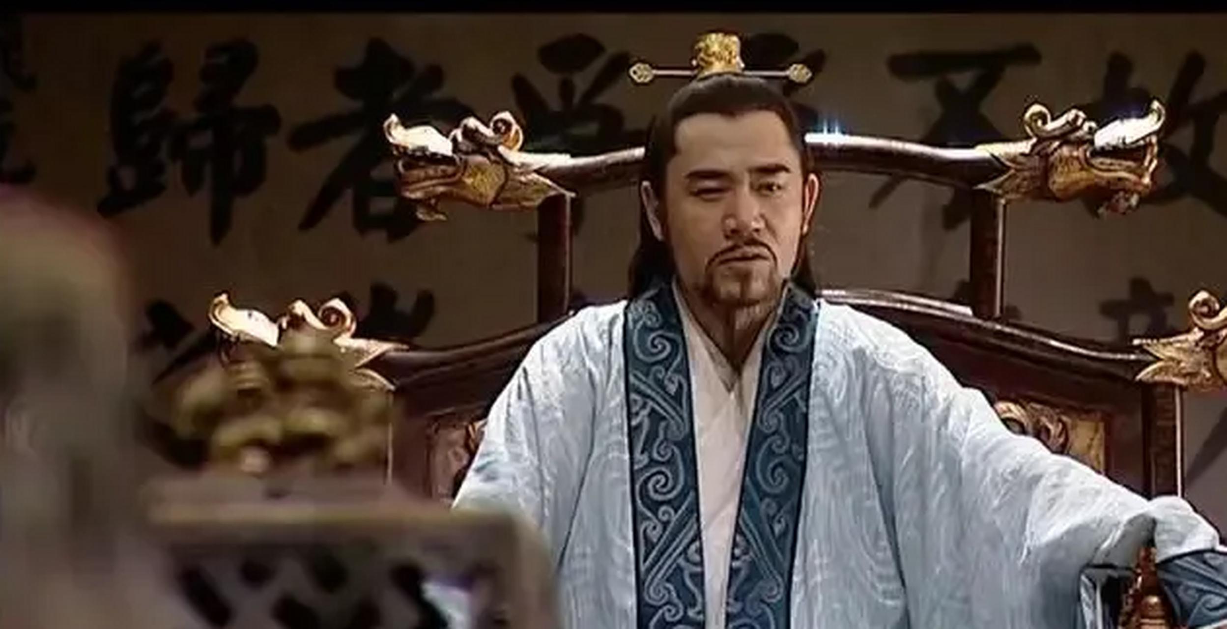 《大明王朝1566》第二集御前会议,高拱为户部侍郎,站位为什么在吏部兼