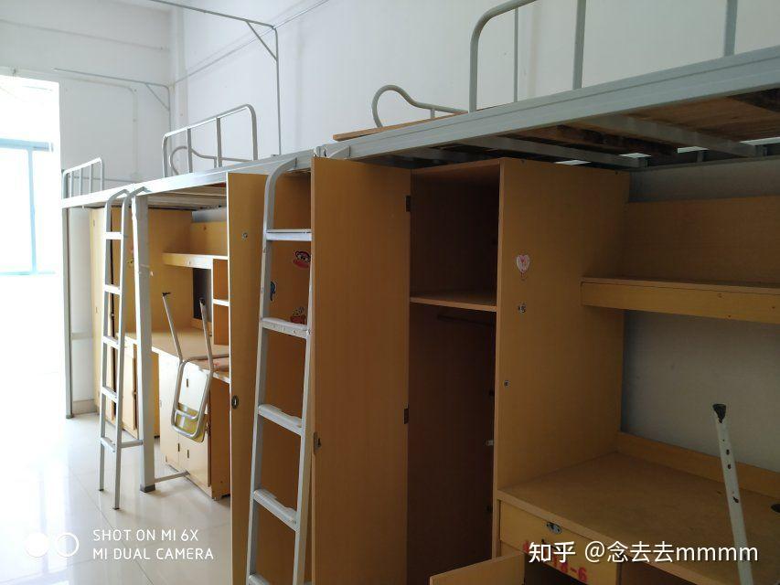 今年转公的南昌医学院小蓝校区住宿条件如何,有衣柜可以挂衣服嘛?