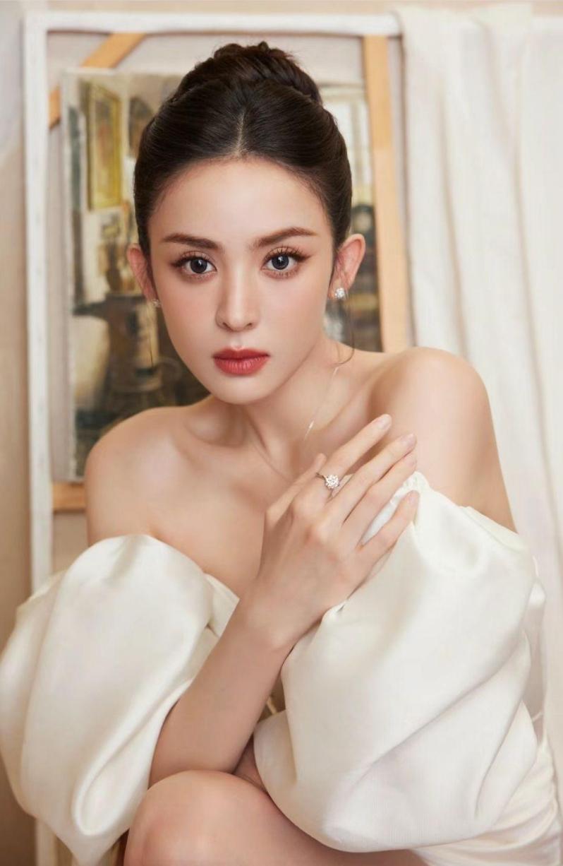 说实话你们真的觉得刘亦菲漂亮么