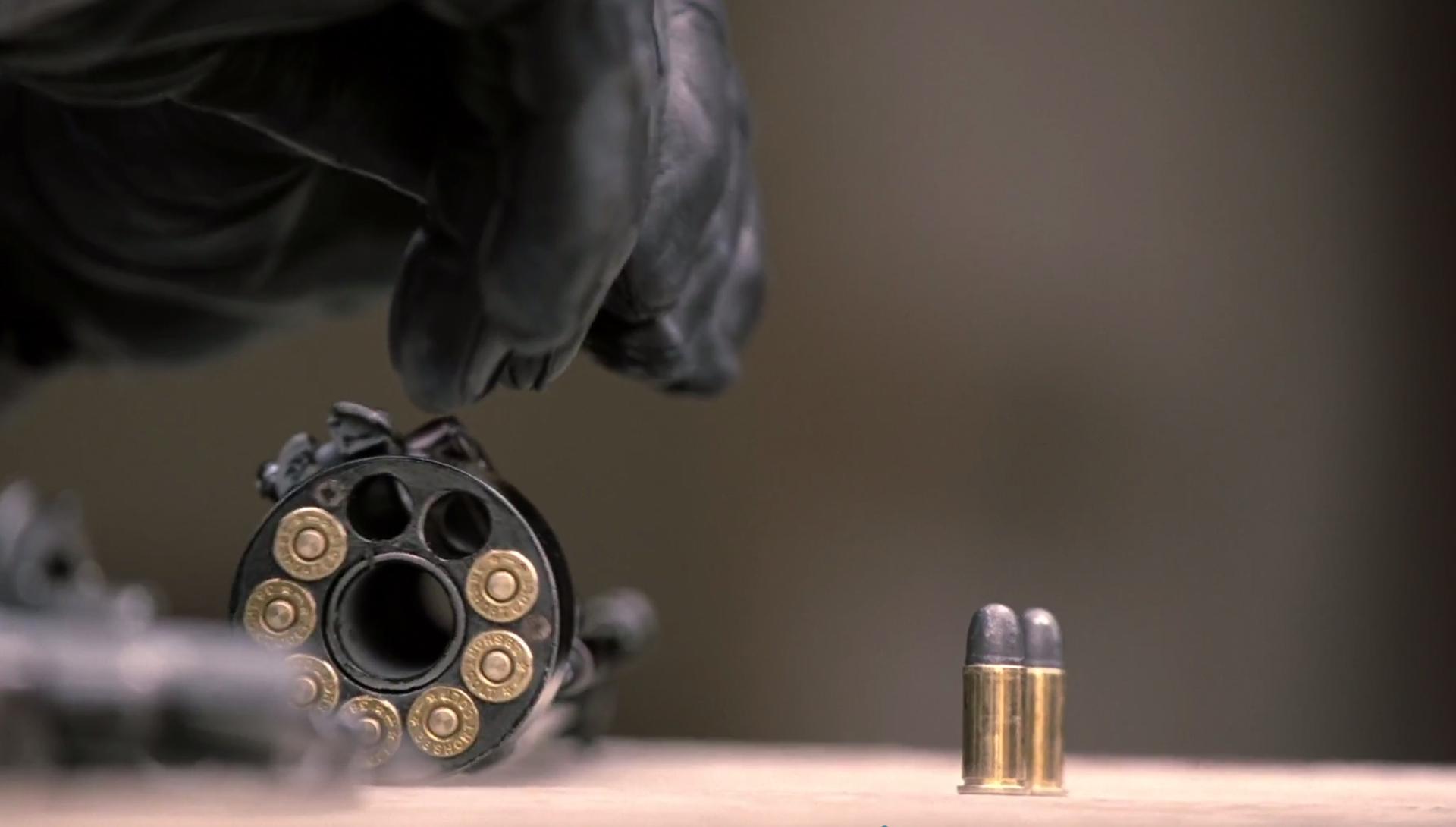 美剧西部世界里黑衣人用的转轮枪是什么枪