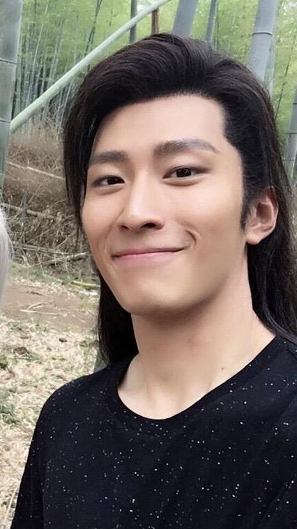 窦骁的美图或搞怪图有哪些?-窦骁帅照