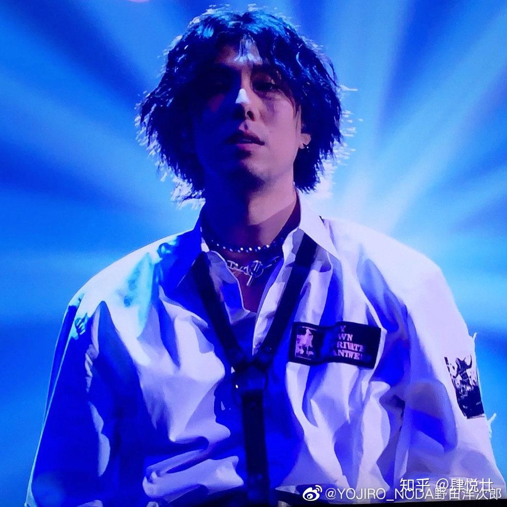 野田洋次郎的唱功在日本年轻男歌手中处于什么样的地位?