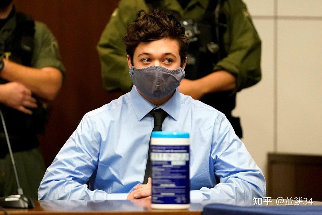 如何看美国17岁少年里滕豪斯rittenhouseblm集会持枪防卫致二死一伤被