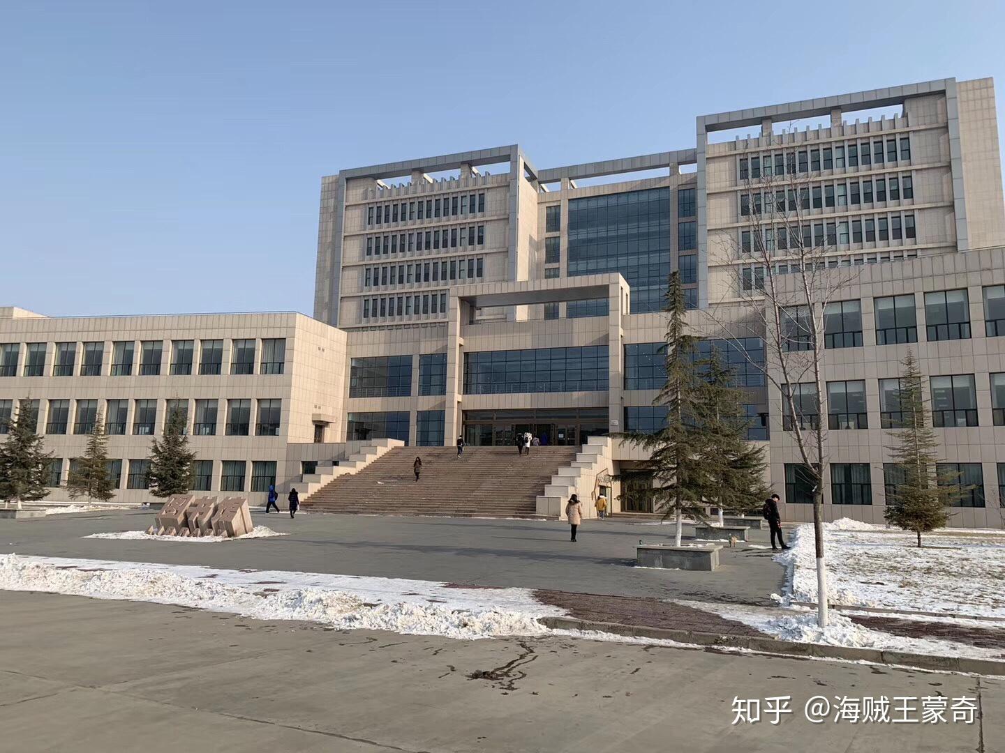 兰州财经大学的图书馆或教室环境如何?是否适合上自习?
