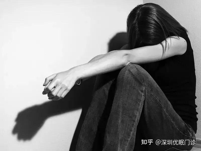 我是不是抑郁了?如何区分抑郁情绪、抑郁状态和抑郁症? - 知乎