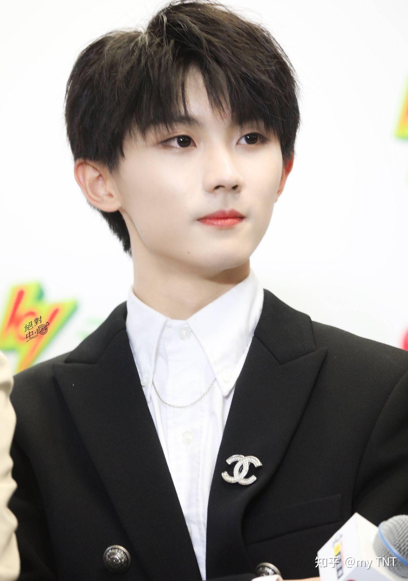 求一些关于马嘉祺的神颜图谢谢了