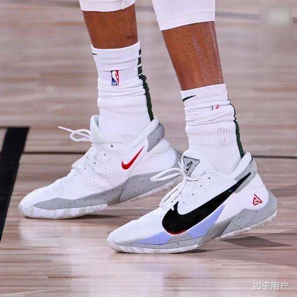 你心目中的最漂亮颜值最高的篮球鞋是哪双
