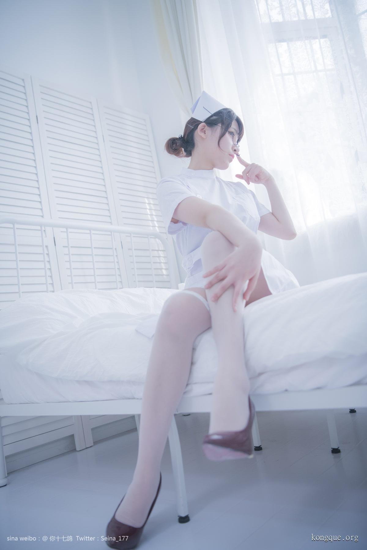 图片[8]-你十七鸽 – 全套4期及视频（白色护士/灰色护士/圣诞/宿醉毛衣)[1.3G]-佳人吧