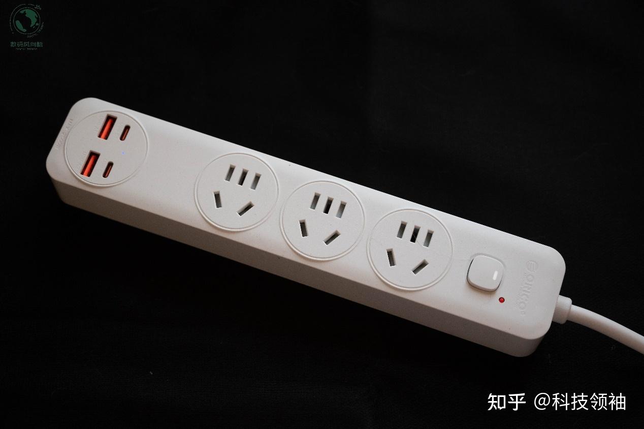 奥睿科小瘦条插排评测:效率主义者的桌面战略工具