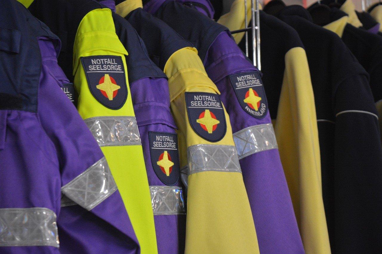 2. 大衣折叠收纳法