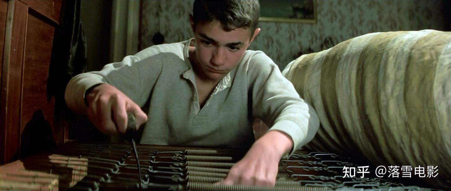 肉欲情色片？那你太小看《西西里的美丽传说》了！ - 知乎