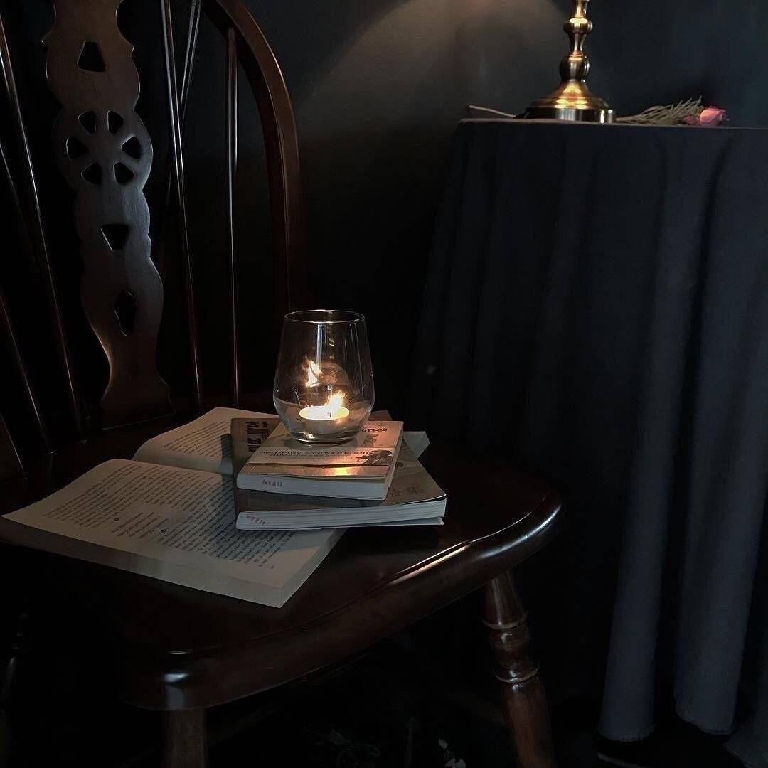 有什么配图的高级感朋友圈文案吗字数精炼不要太矫情