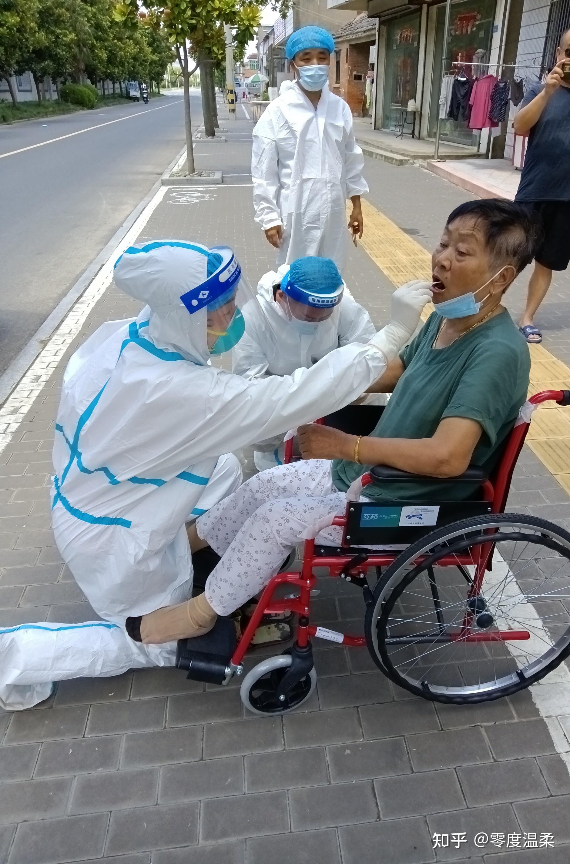 你拍到过哪些医护工作者带给你的感动瞬间的照片或视频? - 知乎