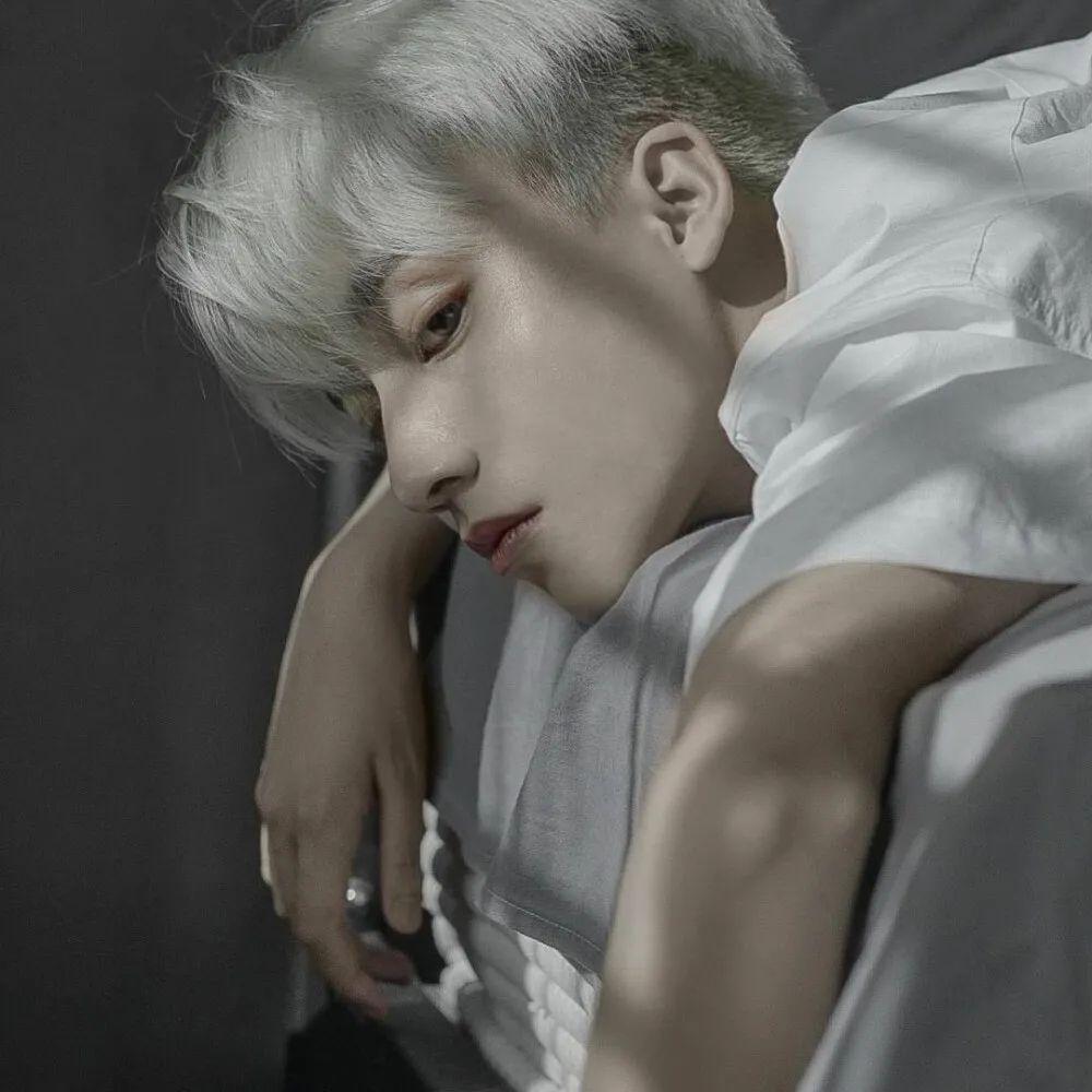 有什么很欲的头像推荐吗? - 知乎