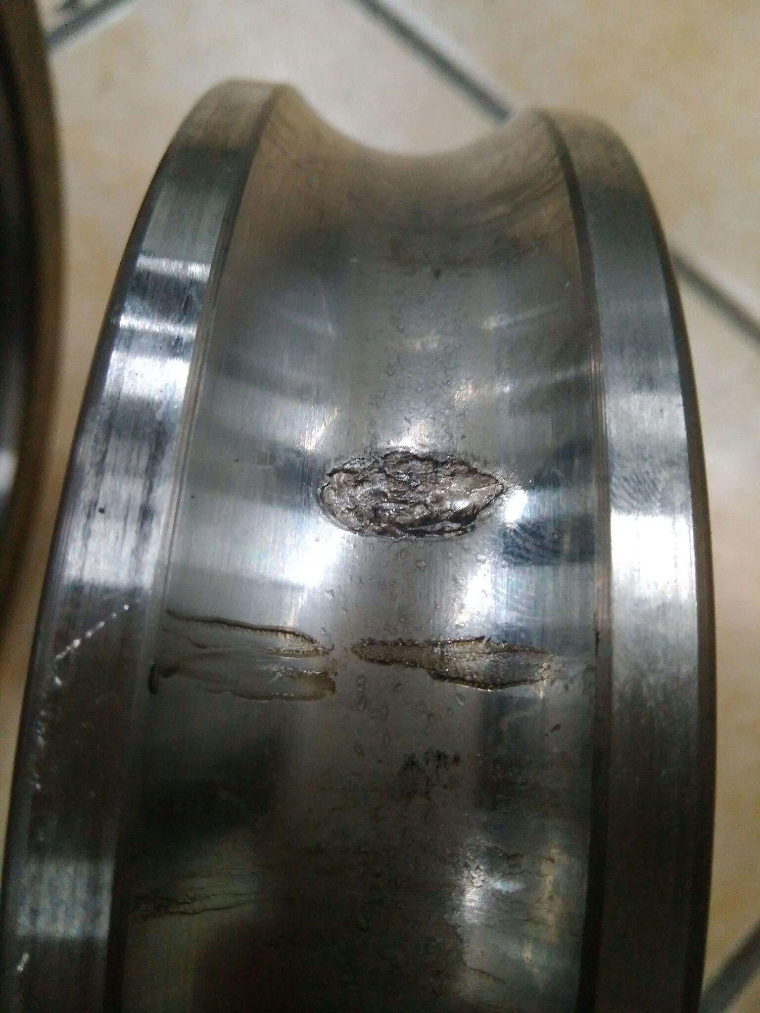 这样的轴承损坏什么原因