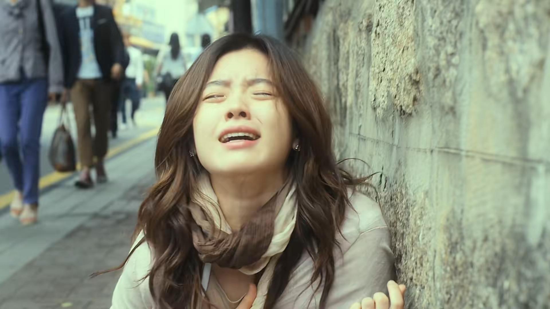 是什么,让她哭的撕心裂肺?