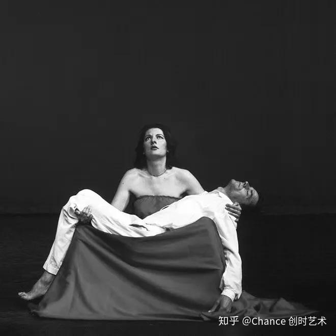 行为艺术家乌雷去世,如何评价他的贡献与成就? - 知乎