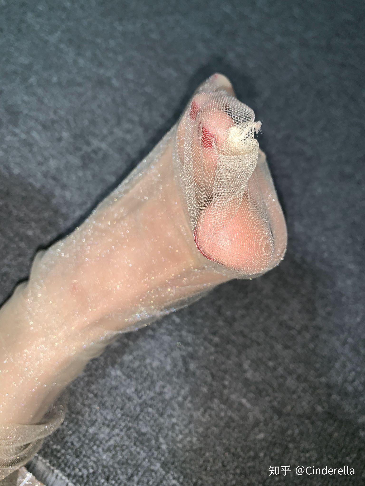 肉色丝袜怎样穿显得自然