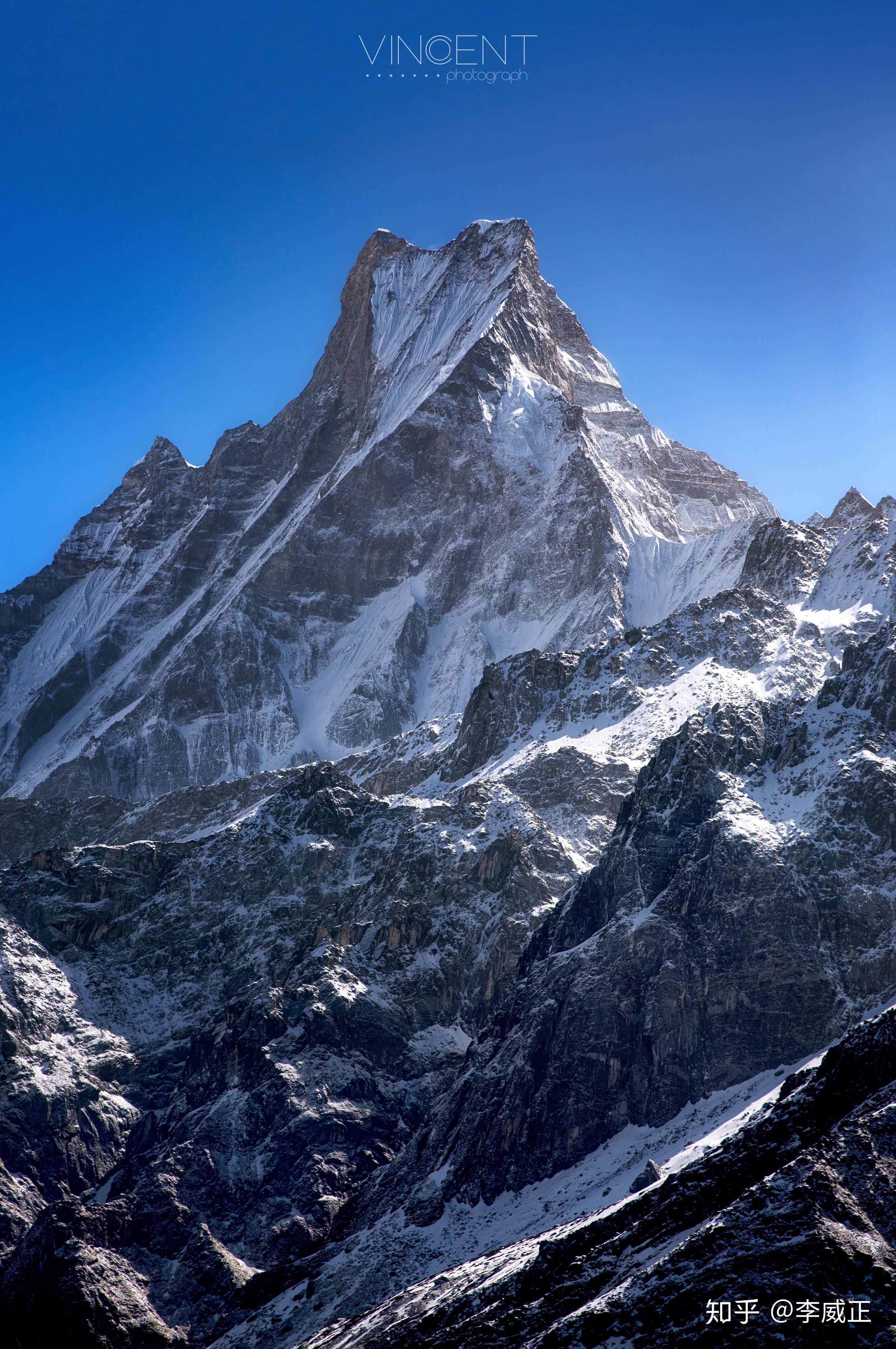 摄影时如何能把山峰的险峻表现出来
