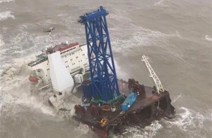 遇到中大型船沉船时，跳海自救可行吗？海洋里的危险你知道多少？ - 知乎