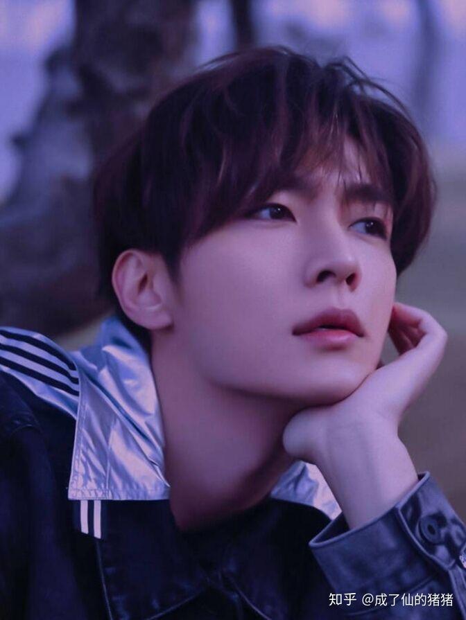 发质男生菱形脸头发短发质软脸还有点微胖适合设计什么样的发型