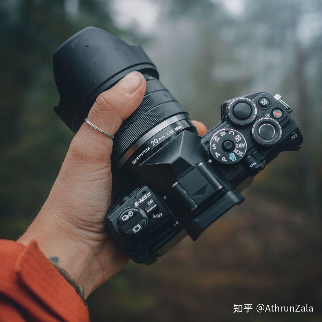 Panasonic收購鏡頭