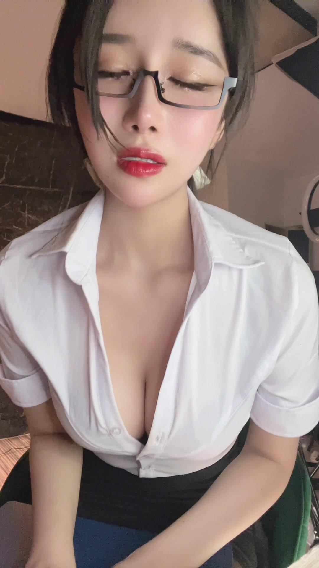 cc小恩雅 – 土豪定制视频合集[8套-2024.7]-佳人吧