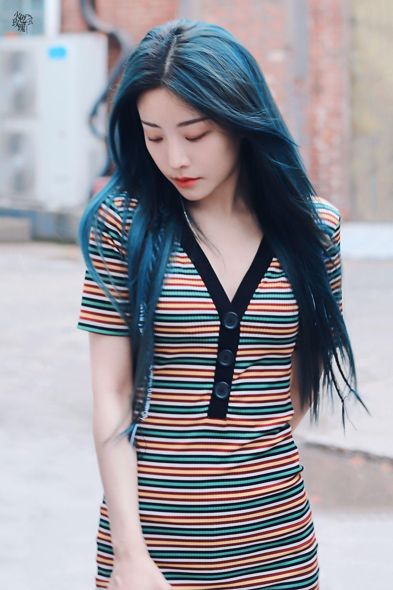 可不可以分享几张喻言好看的照片? - 知乎