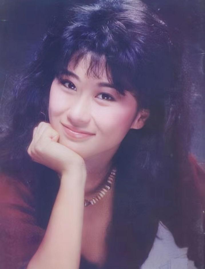 如何评价歌手叶倩文