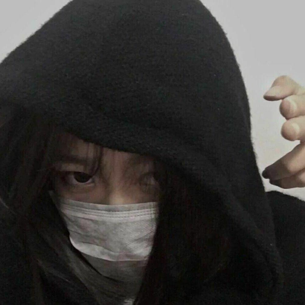 有哪些好看的黑色系头像,以及配套的背景? - 知乎