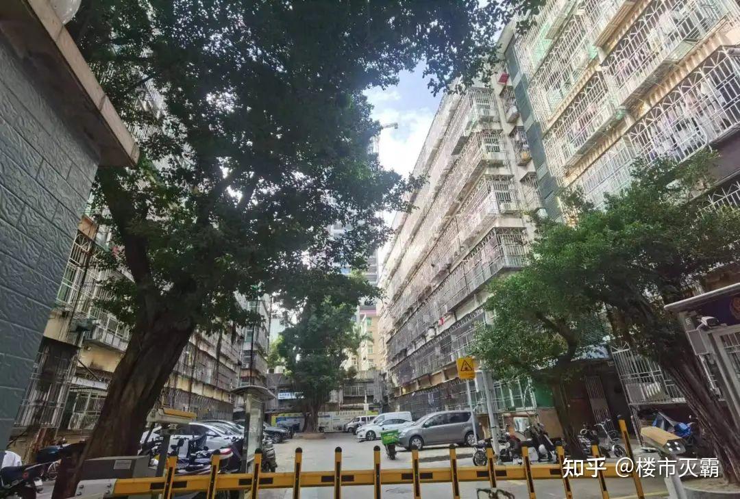 最高跌了74.7%!深圳跌幅最惨的10大楼盘…… - 知乎