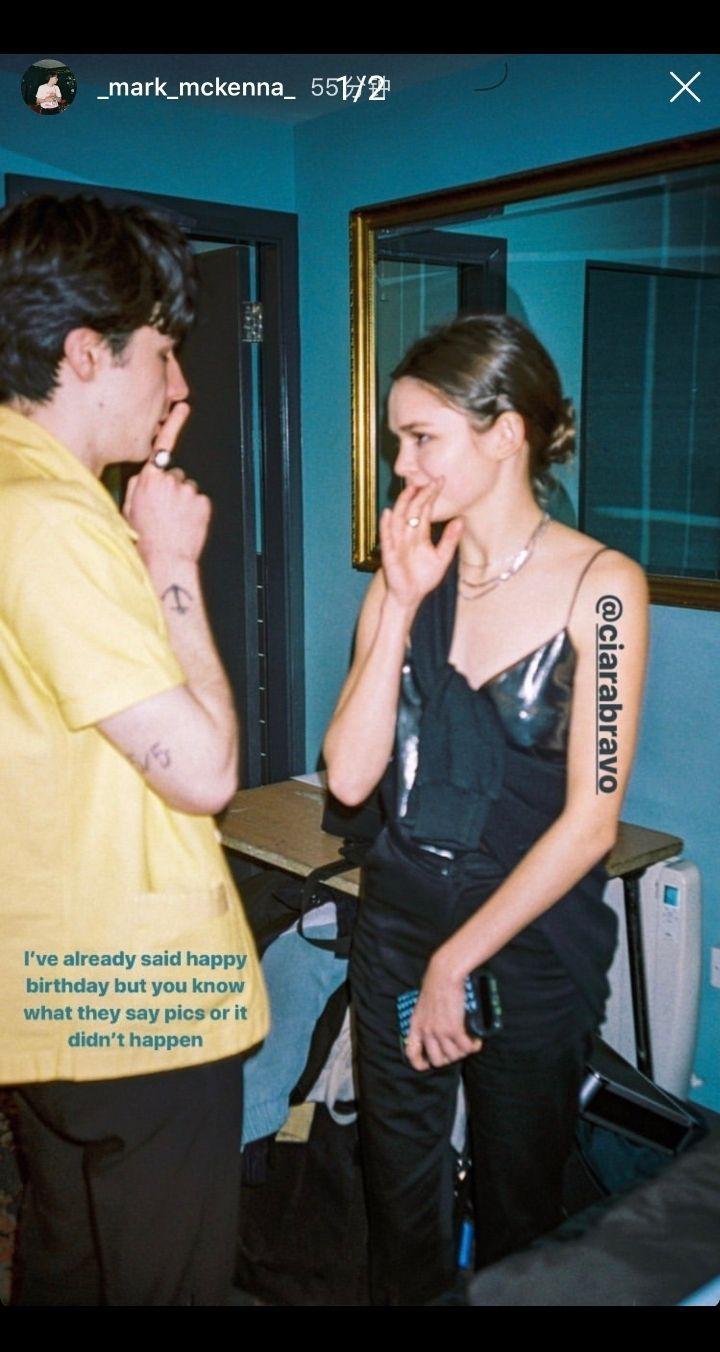 美剧韦恩里面的男主女主现实是情侣吗