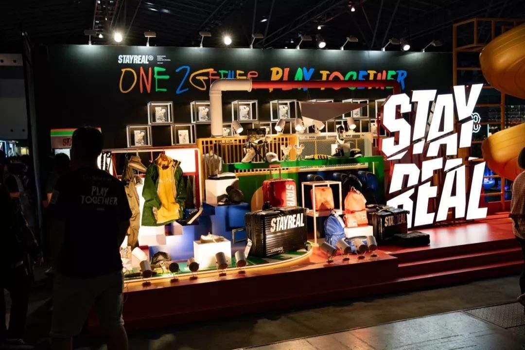 潮玩文化：引领城市消彩神vll费新风潮的创意力量