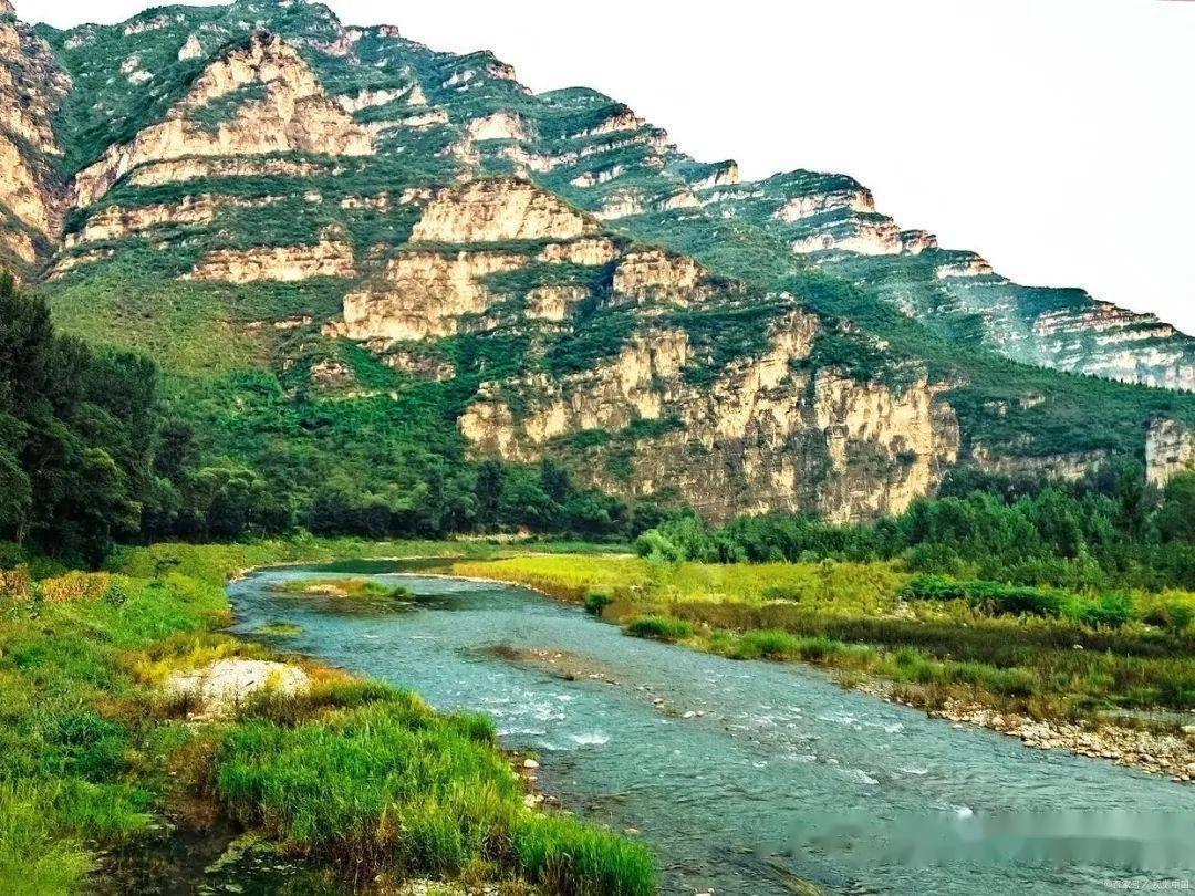 北京十渡风景区之龙山：一条巨龙饮水的壮丽景观 - 知乎
