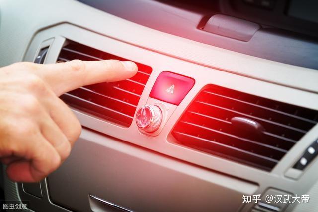 雾天开车,开双闪,是错的!雾灯和双闪到底有什么区别? - 知乎