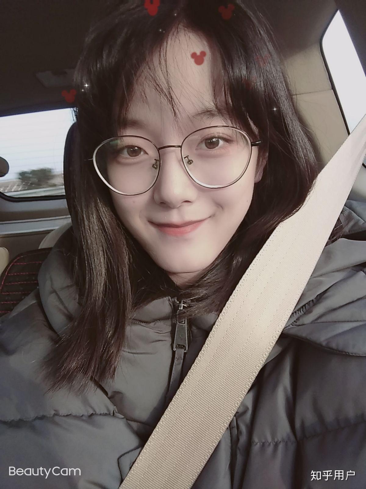 你身边有哪些长得一般,但笑起来很温暖很好看的女生?