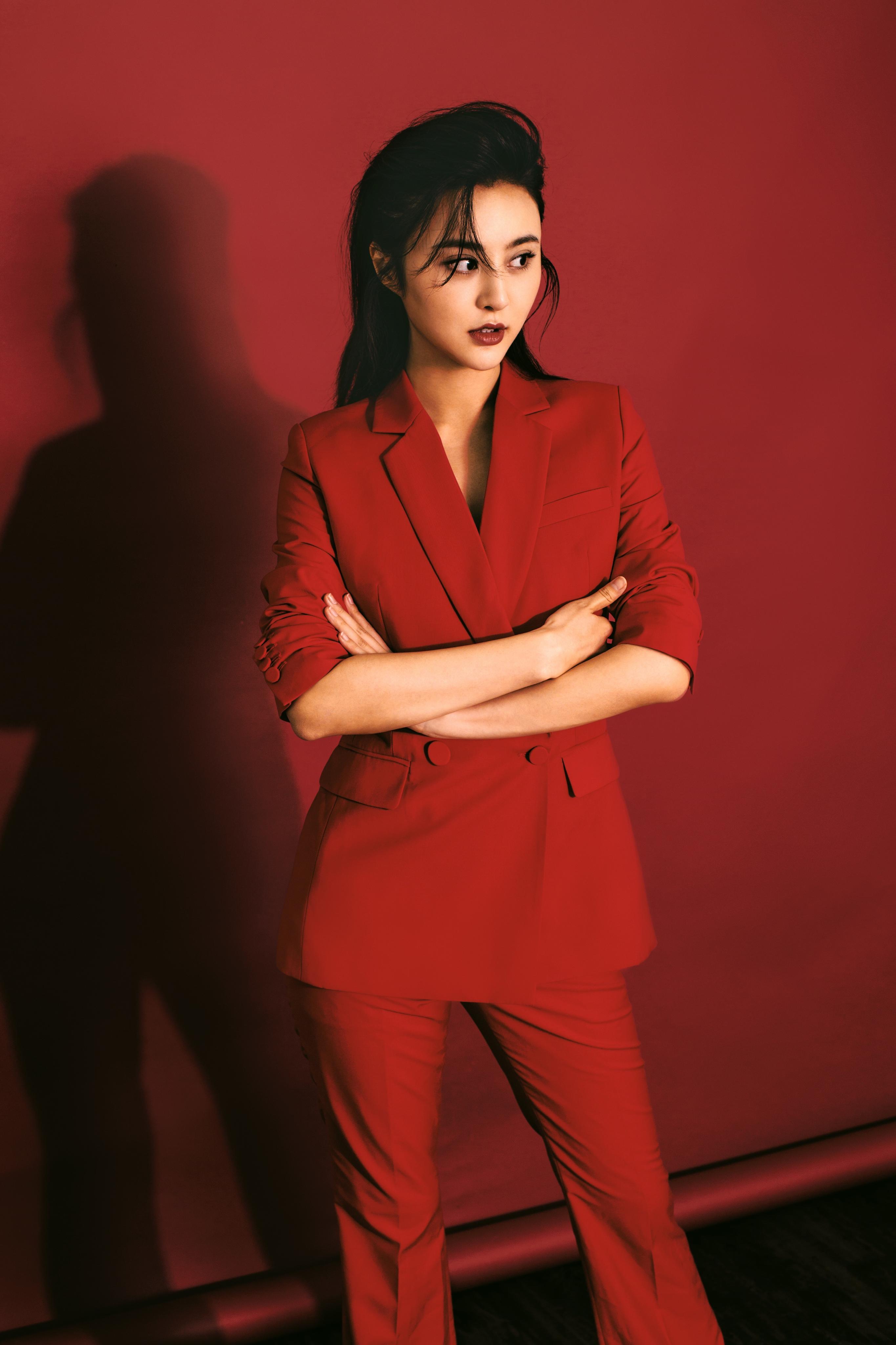 娱乐圈有哪些穿西装很好看的女星? - 知乎