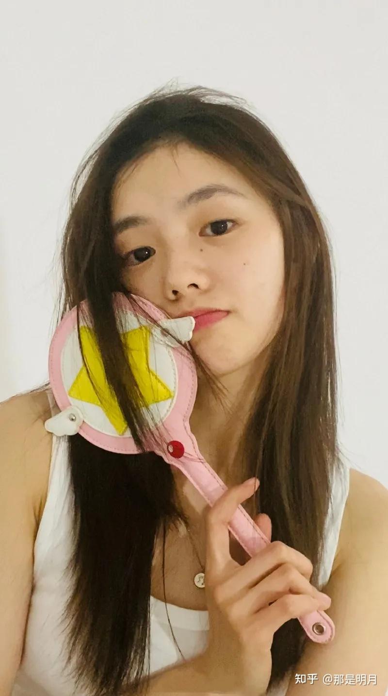 哪位大佬可以给我几张刘浩存的高清壁纸呐