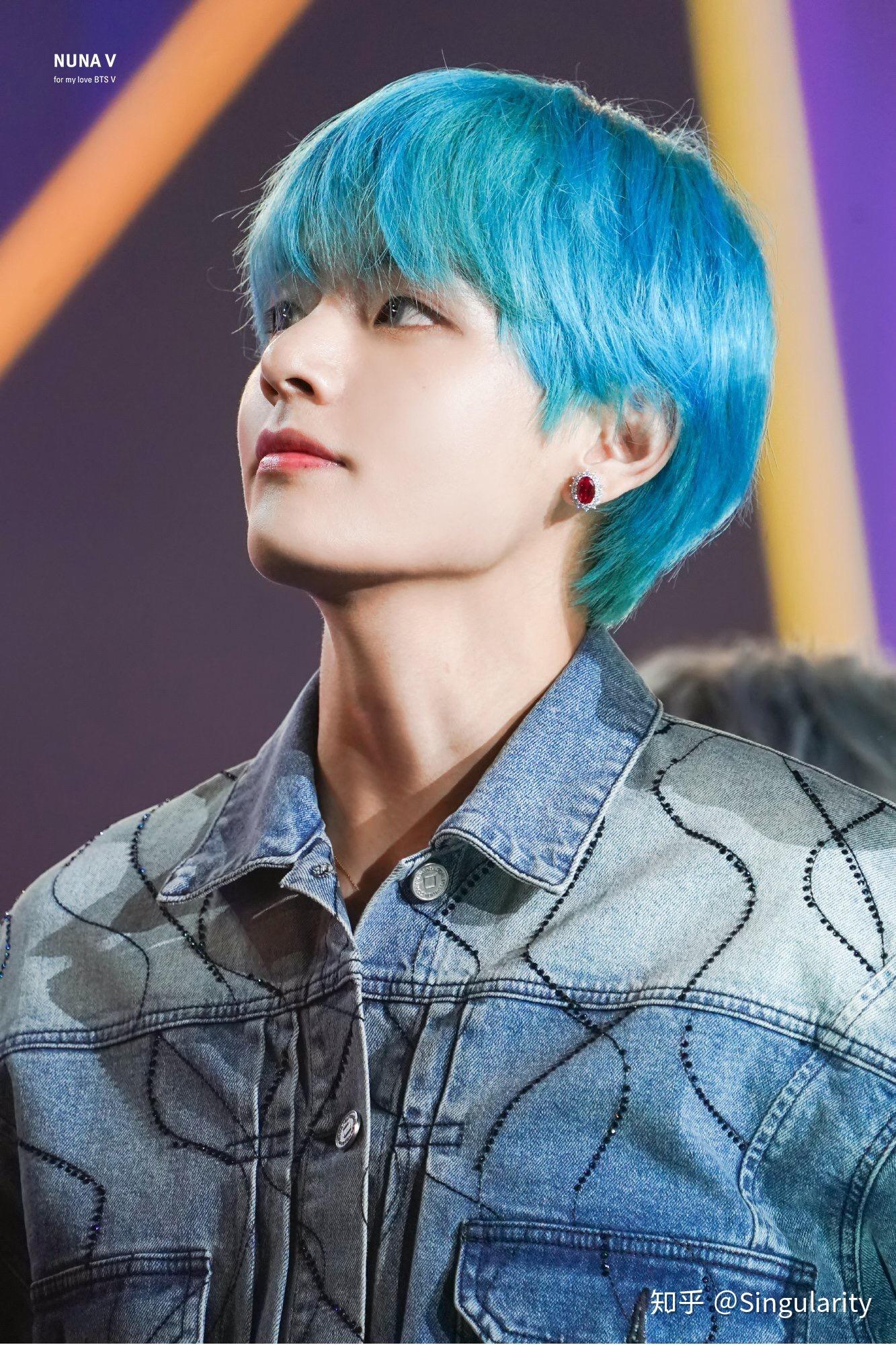 有蓝发金泰亨的照片吗